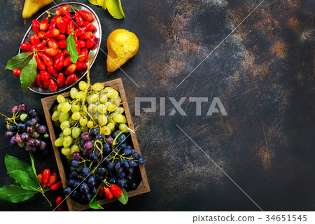 autumn fruits 34651545