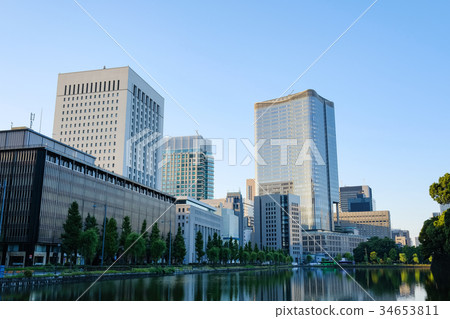 Uchibori street in the early morning 34653811