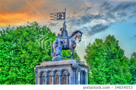 Monument of Vladimir the Great in Vladimir town 34654053
