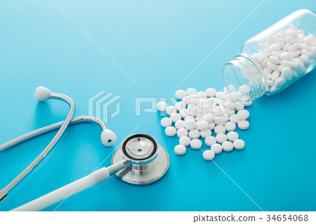 Drugs 34654068
