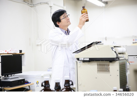 Researcher Male 34656020