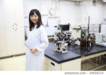 Researcher Woman 34656214