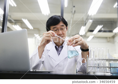 Researcher Male 34656459