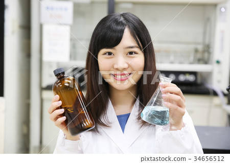 Researcher Woman 34656512