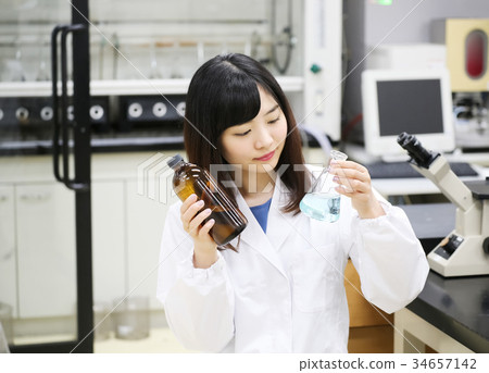 研究員女人 34657142