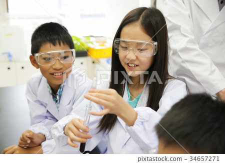 Chemistry class 34657271