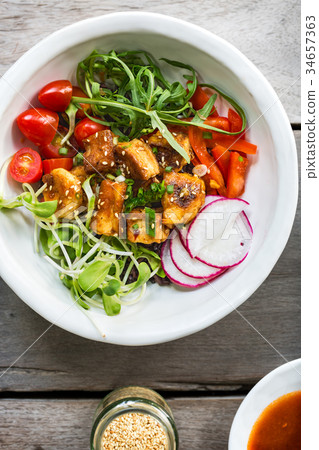 Glazed Tofu with Salad over Riceberry 34657363