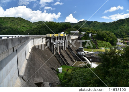 Toshi dam low level discharge Hiroshima 34658100