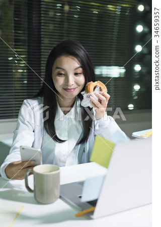 一個女人的生意 一個女人的生意 34659357
