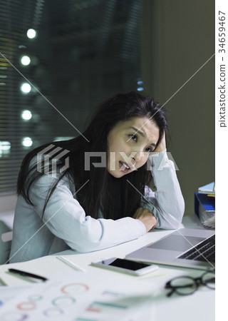 One woman business 34659467