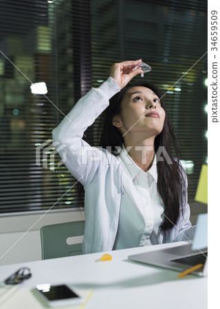 One woman business One woman business 34659509