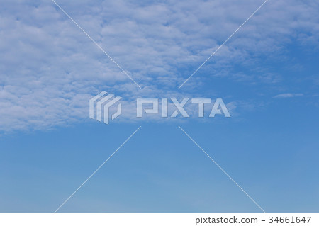 Cloud on blue sky in the daytime. 34661647