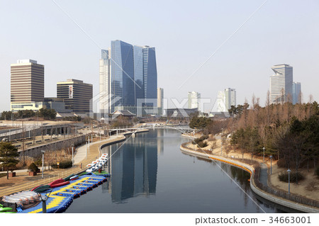 Boat, Songdo G Tower, POSCO ENC Tower, The Central Park Hotel, Songdo Hanok Village, Central Park, Songdo, Yeonsu-gu, Incheon Boat, Songdo G Tower, POSCO ENC Tower, The Central Park Hotel, Songdo Hanok Village, Central Park, Songdo, Yeonsu-gu, Incheon 34663001