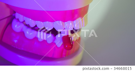Dental teeth dental pill Dental teeth dental pill 34668015
