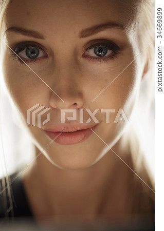 Beauty model face Beauty model face 34669899