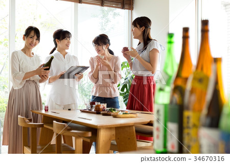 Sake, sake, women's association 34670316