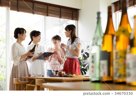 Sake, sake, women's association 34670330