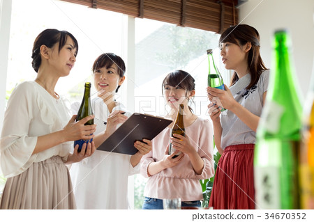 Sake, sake, women's association 34670352