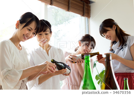 Sake, sake, women's association 34670356