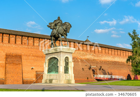 Equestrian monument to Dmitry Donskoy in Kolomna 34670605