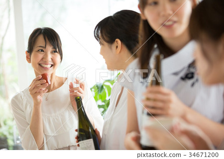 Sake, sake, women's association 34671200