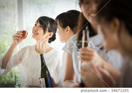 Sake, sake, women's association 34671205