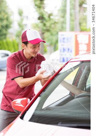 接收在汽車的加油站垃圾 34671404