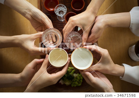 Japanese sake toast Japanese sake toast 34671598