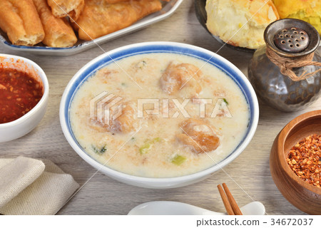 Salted soy bean milk 34672037