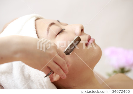 剃須的女人 剃須的女人 34672400