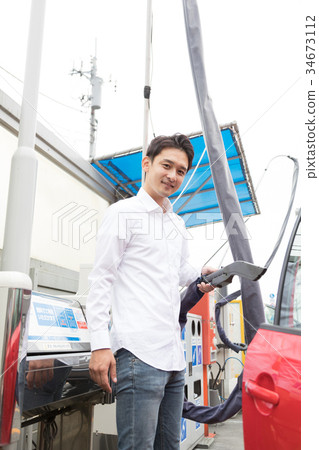 Gas station cleaning 34673112