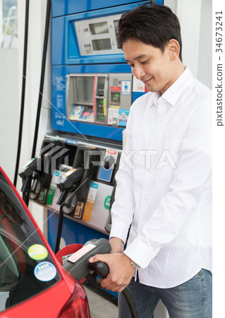 加油站加油自駕車租車 加油站加油自駕車租車 34673241