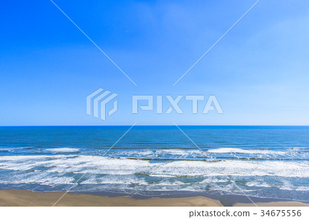 海的鳥瞰圖在Sanno市Inouchi海灘附近的 海的鳥瞰圖在Sanno市Inouchi海灘附近的 34675556