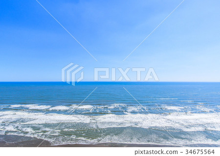 海的鳥瞰圖在Sanno市Inouchi海灘附近的 海的鳥瞰圖在Sanno市Inouchi海灘附近的 34675564