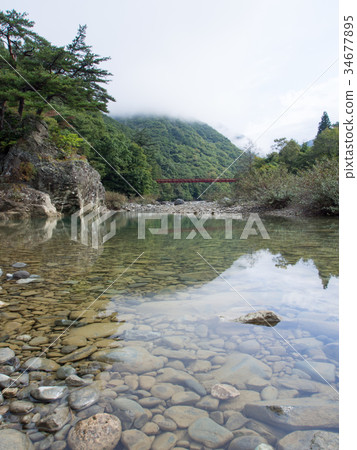 秋田縣Aspiration Valley紅色吊橋神的Iwahashi橋 秋田縣Aspiration Valley紅色吊橋神的Iwahashi橋 34677895