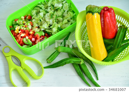Vegetable dishes 34681007