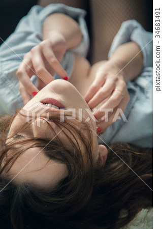 girl have orgasm Stock Photo 34681491 PIXTA