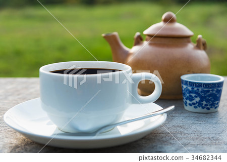 Coffee cup with Hot pot made of clay Coffee cup with Hot pot made of clay 34682344