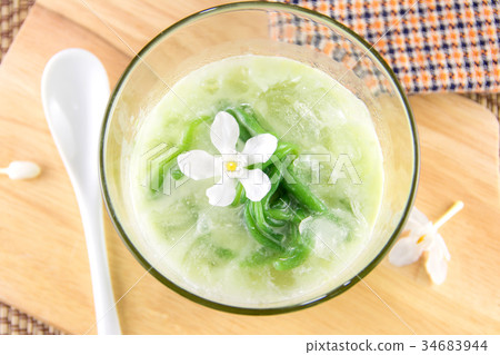 Thai dessert called Lod Chong with ice 34683944