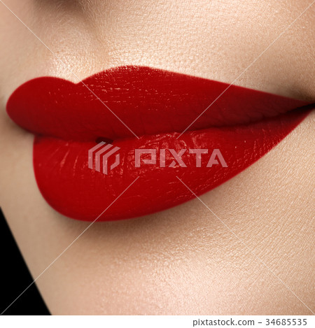 Fashion model girl portrait. Glamour beauty girl Fashion model girl portrait. Glamour beauty girl 34685535