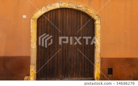 Old gate with interesting texture 34686276