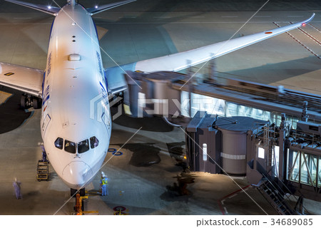 Haneda airport at night 34689085