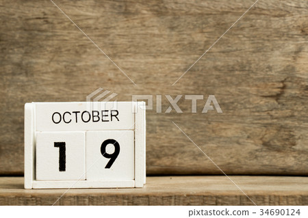 White block calendar present date 19 and october White block calendar present date 19 and october 34690124