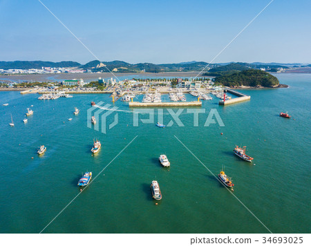fireworks and Gwangan Bridge in Busan City  34693025