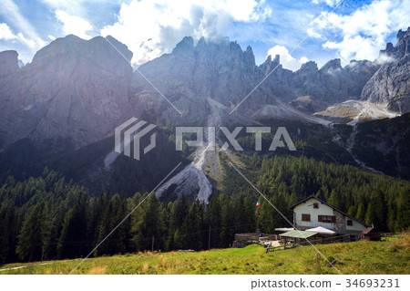 rifugio Lunelli at the Dolomites mountains rifugio Lunelli at the Dolomites mountains 34693231