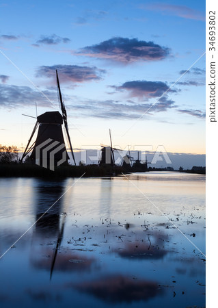 Kinderdijk in holland Kinderdijk in holland 34693802
