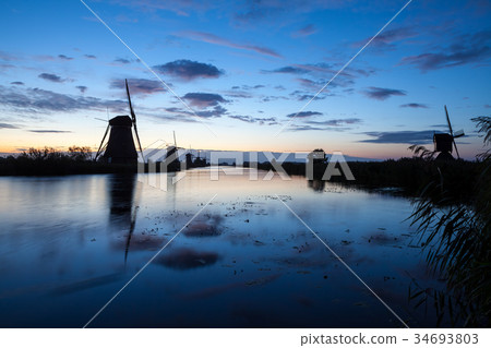 Kinderdijk in holland Kinderdijk in holland 34693803