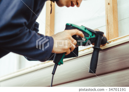 installation of siding 34701191