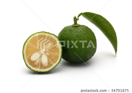 Yuzu citrus fruits, green Yuzu fruit - Stock Photo [34701875] - PIXTA