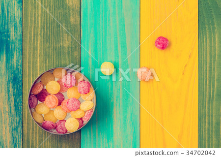 Candy in metal box, top view 34702042